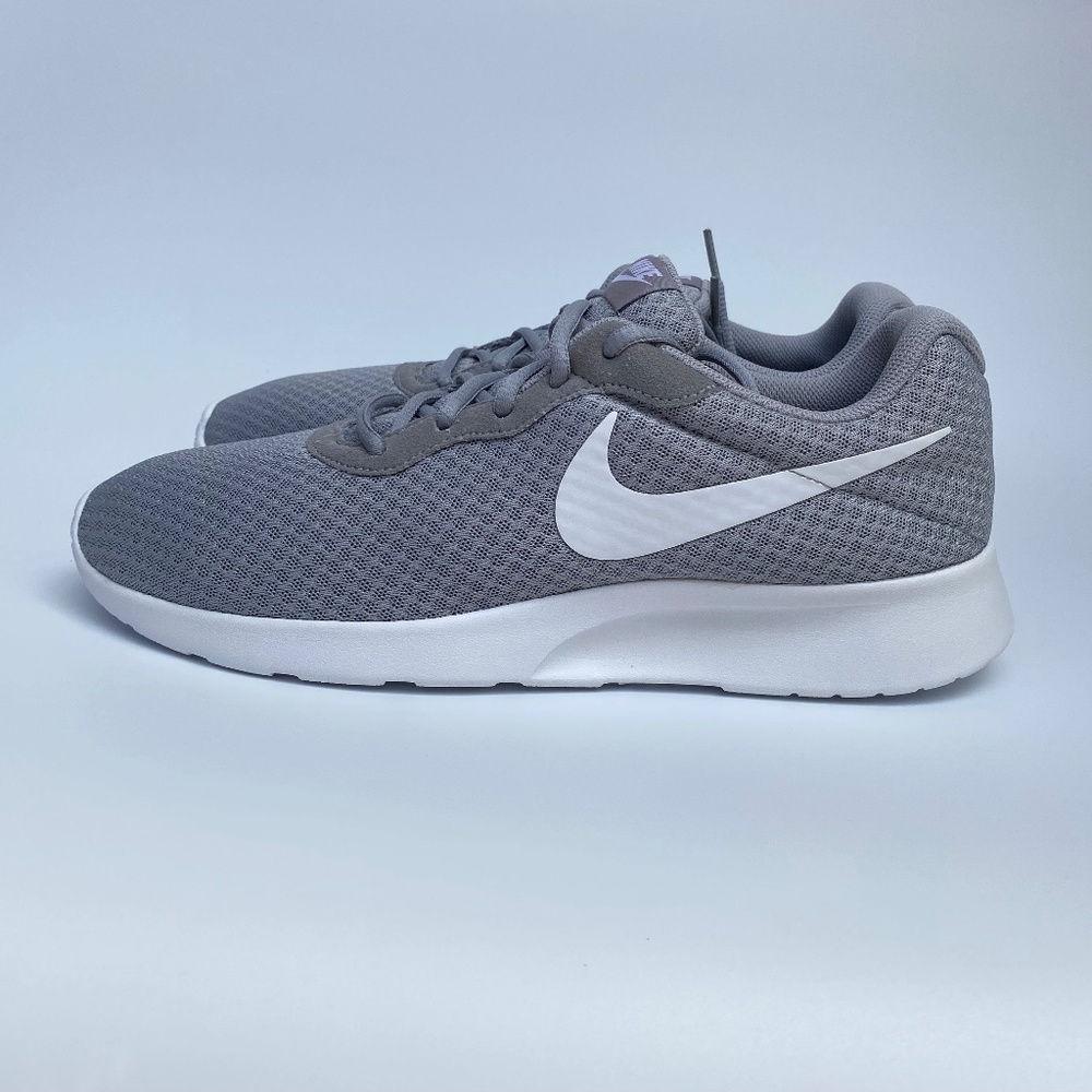 Nike Tanjun Men's Shoe Size 10.5 Style 812654-010 Wolf Grey/White